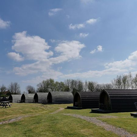 Wall Eden Farm - Luxury Log Cabins And Glamping Highbridge Ngoại thất bức ảnh