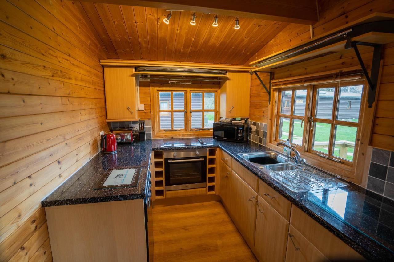 Wall Eden Farm - Luxury Log Cabins And Glamping Highbridge Ngoại thất bức ảnh