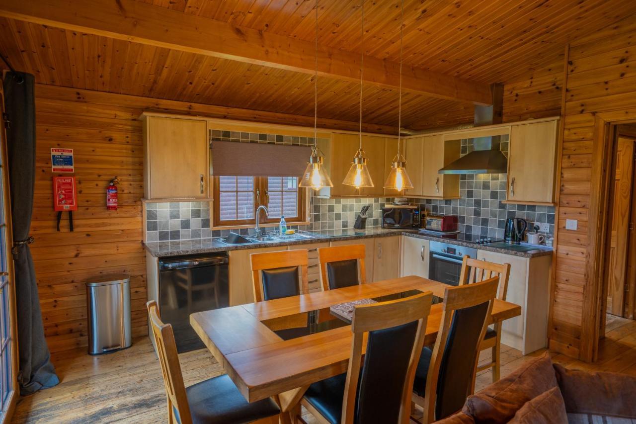 Wall Eden Farm - Luxury Log Cabins And Glamping Highbridge Ngoại thất bức ảnh