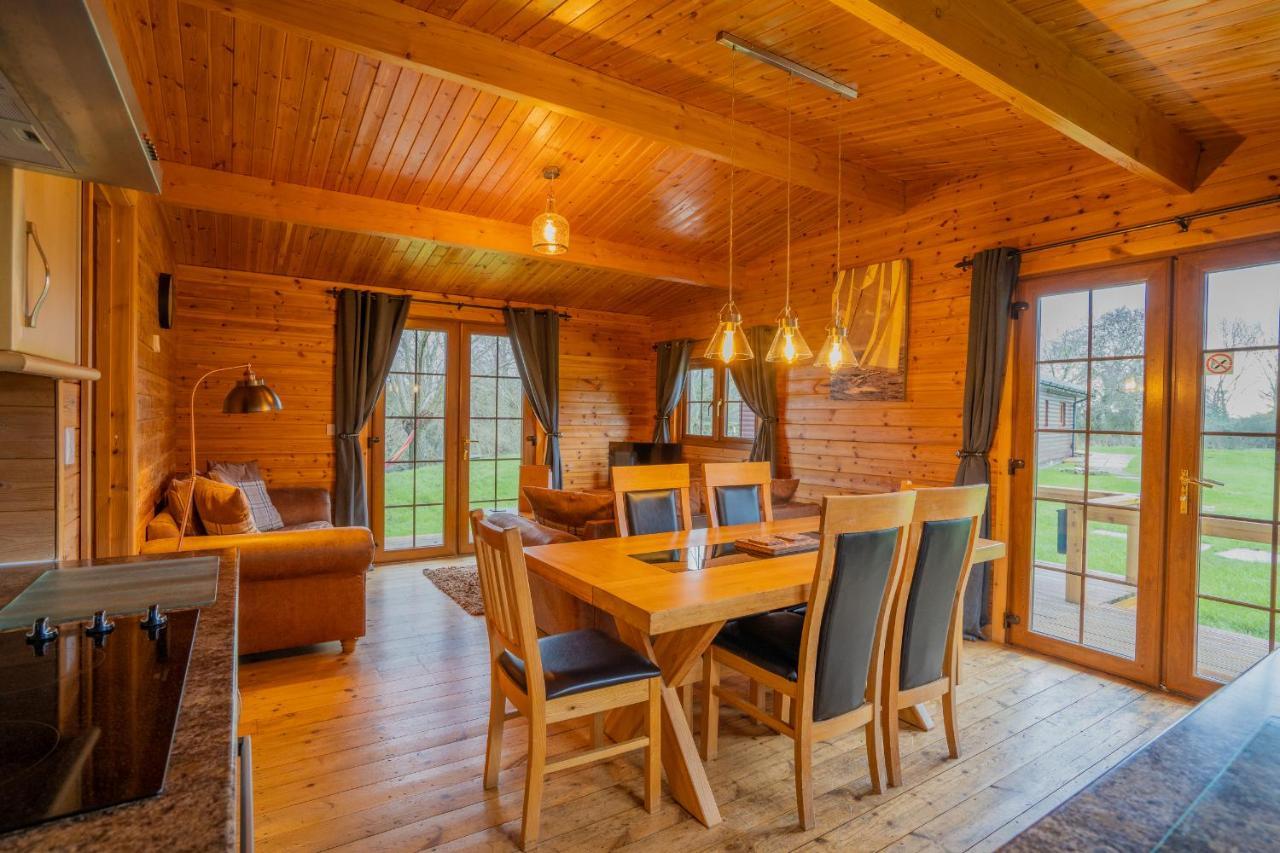 Wall Eden Farm - Luxury Log Cabins And Glamping Highbridge Ngoại thất bức ảnh