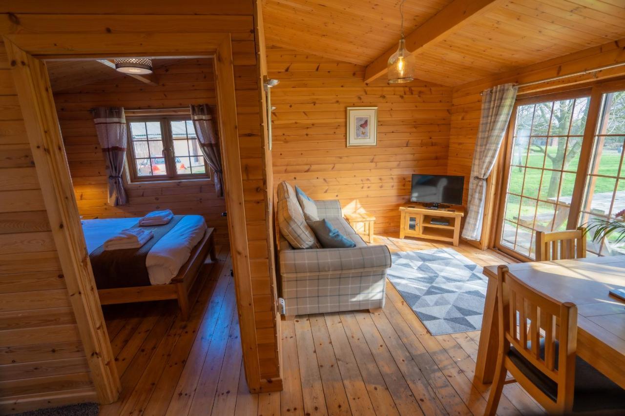 Wall Eden Farm - Luxury Log Cabins And Glamping Highbridge Ngoại thất bức ảnh