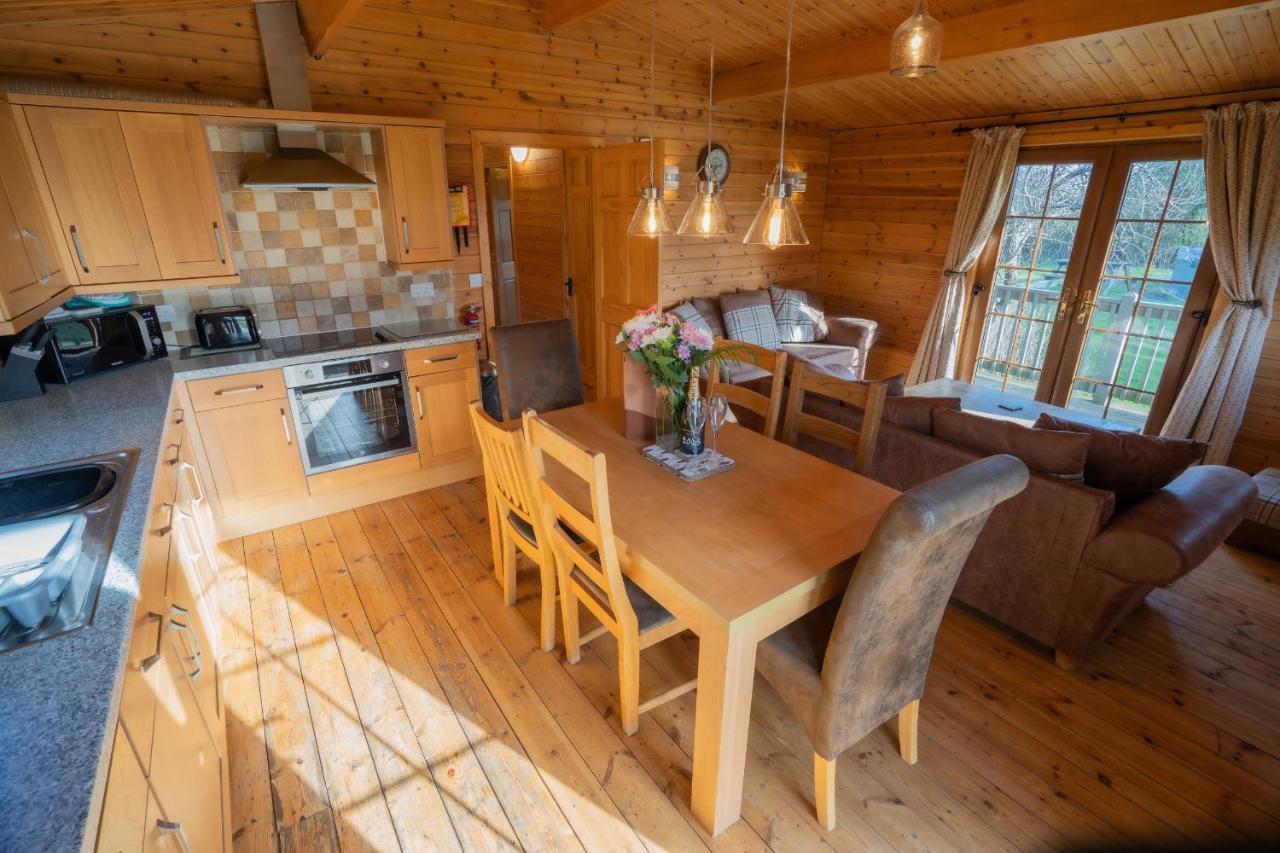 Wall Eden Farm - Luxury Log Cabins And Glamping Highbridge Ngoại thất bức ảnh