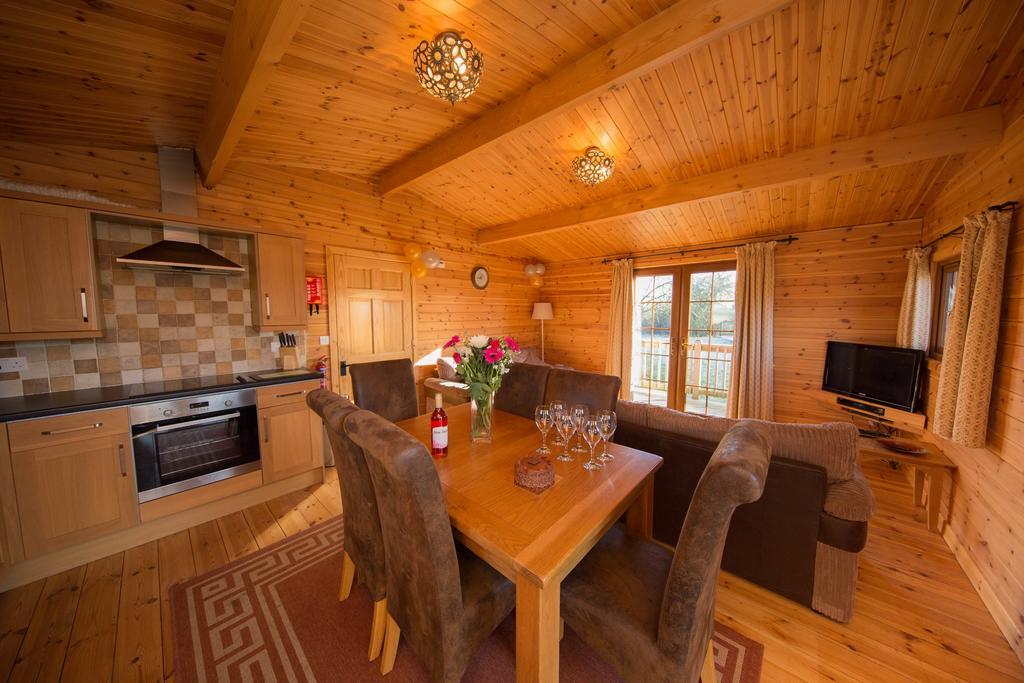 Wall Eden Farm - Luxury Log Cabins And Glamping Highbridge Ngoại thất bức ảnh