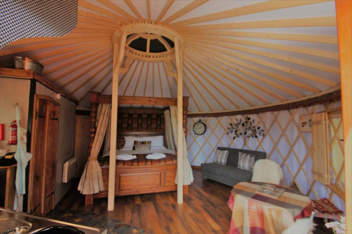 Wall Eden Farm - Luxury Log Cabins And Glamping Highbridge Ngoại thất bức ảnh